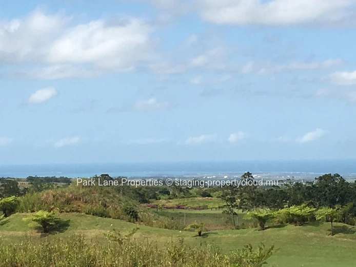 Terrain résidentiel dans le prestigieux Domaine d’Avalon – Cadre naturel d’exception