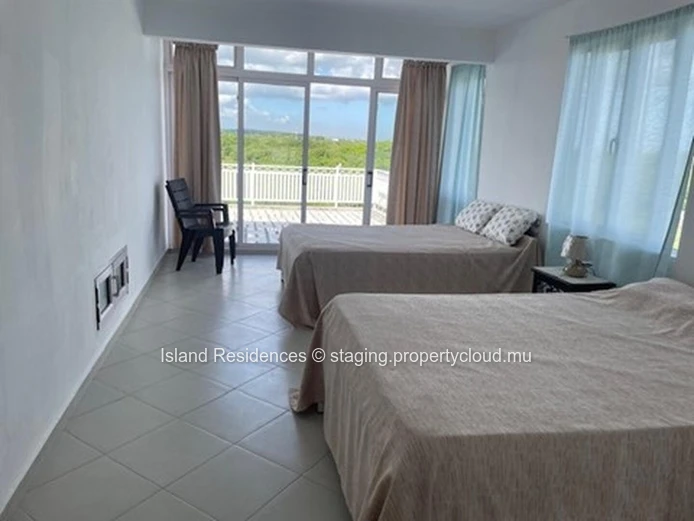Stunning 300m² Calodyne Home with Office Space, Parking, and Rooftop Access