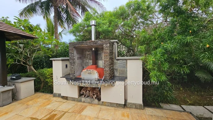 Luxury 5-bed sea view villa 