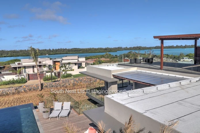 4-bed villa with a modern architecture in a prestigious golf estate