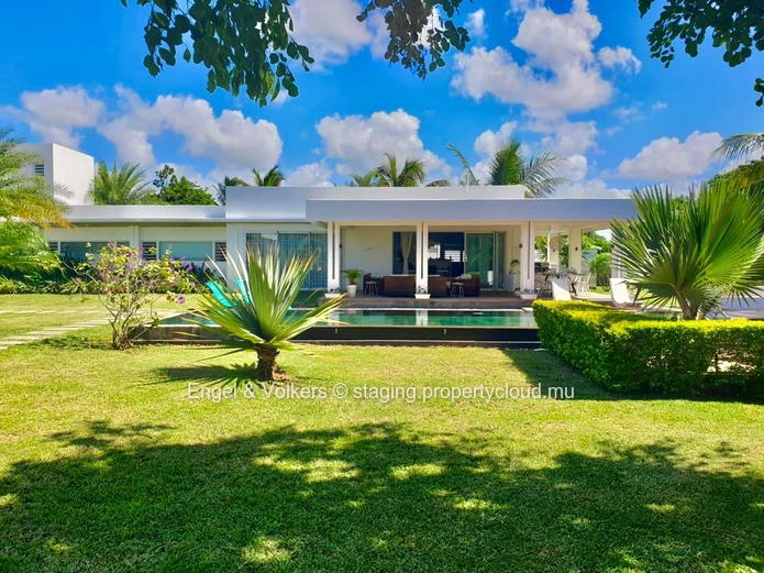 Exceptional and Spacious Villa in Forêt Daruty