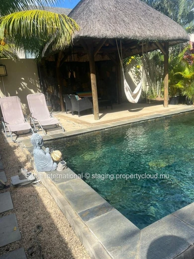 Maison à vendre à Péreybère, 250m², 3 chambres, piscine privée, proche des commodités