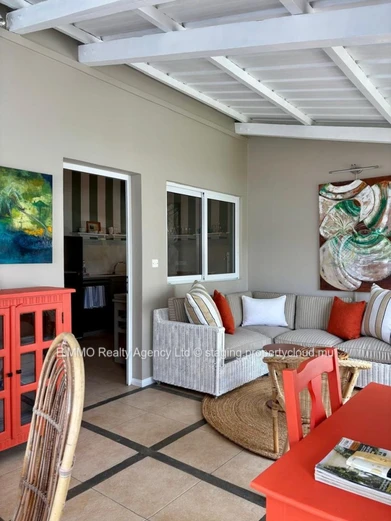 Penthouse meublé à vendre à Bain Boeuf – 2 chambres – À 2 minutes de la plage