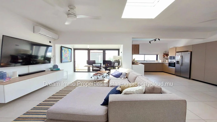 Stunning Mountain And Sea Views! Penthouse With Private Rooftop In Tamarin – Mauritius