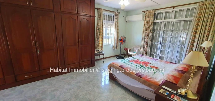 House of 250 m² on a generous plot of 1 arpent 10, ideally located in Sottise, just minutes from Grand Baie, La Crois...