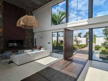 5 Bedroom Villa