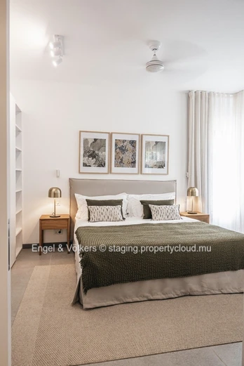 Ground-floor apartment with a superb sea view.