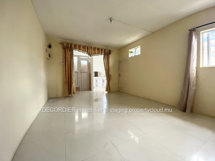 Large house composed of 4 apartments (Sole Mandate)