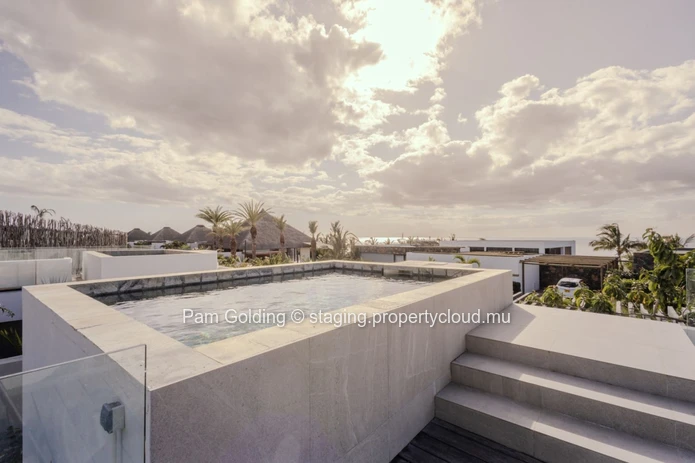 Vivez l'expérience d'être propriétaire de votre propre maison avec vue sur la mer. (Mandat exclusif)