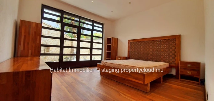 FOR SALE - Beautiful single storey villa of 475 m2 furnished and equipped with neat finishes on a land of 454 toises ...