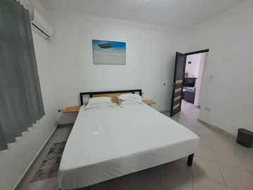 6 Bedroom Apartment