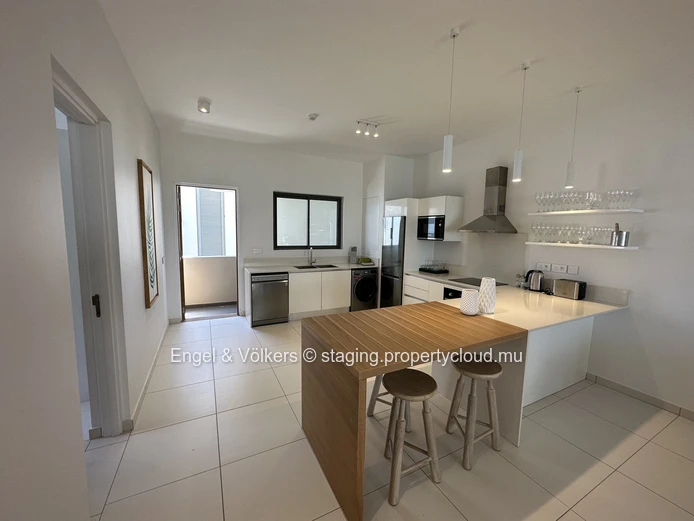 Penthouse Perfection with Rooftop Terrace in Pereybere