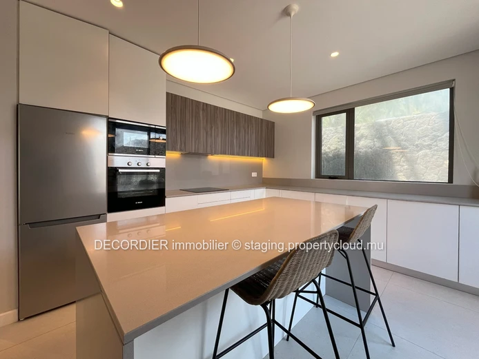 For Sale – Poste La Fayette
