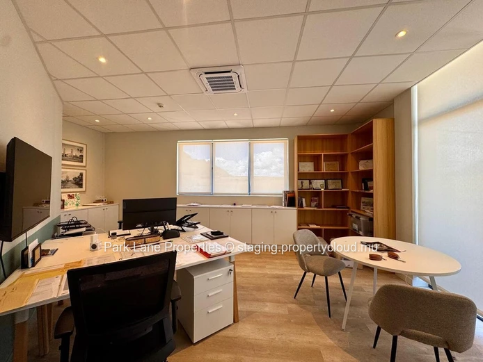 Espaces bureau modernes avec vue montagne