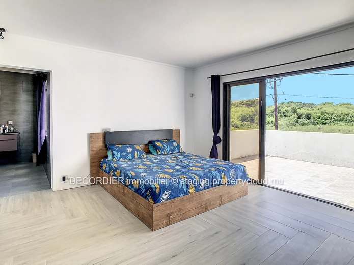 Large detached house with some finishing to be expected