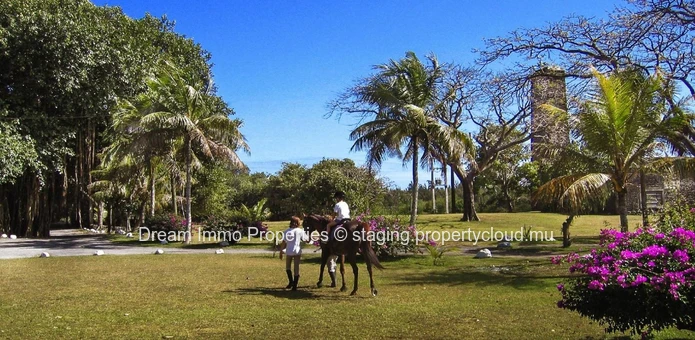 3 Bed Apartment Within A Sublime Golf Residence Close To Mont-Choisy Lagoon & Beach - Mauritius