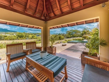5 Bedroom Villa