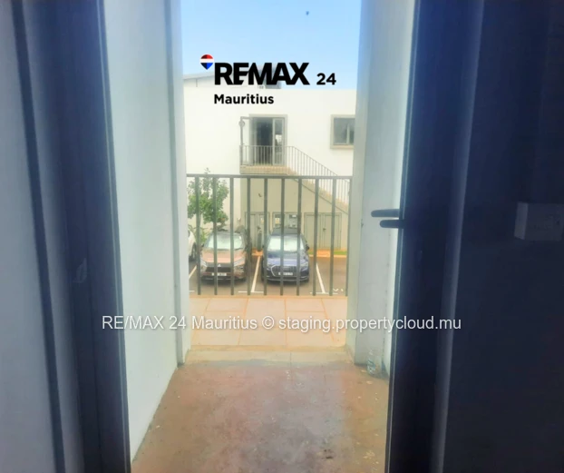 Discover a prime commercial rental/sales opportunity in the vibrant Terre Rouge. 2