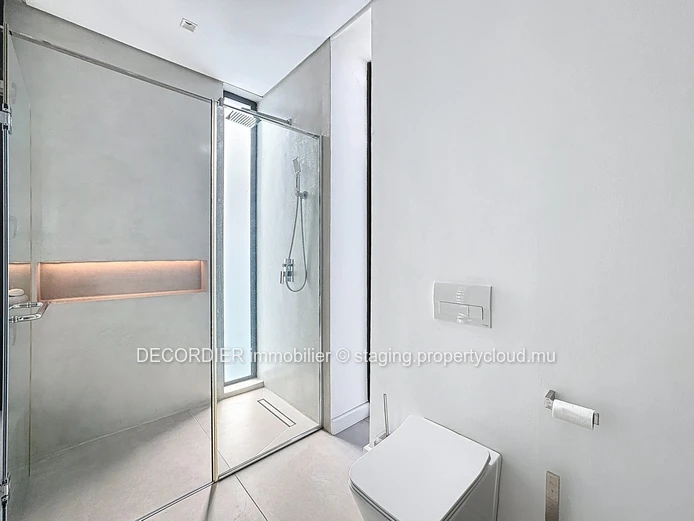 Beachfront – Luxury by the Ocean