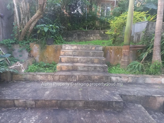 House of 350 m2 with River & Mountain Views for sale at Rs 30M