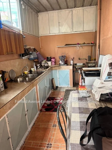 Maison 3 chambres à vendre à Rose Hill avec jardin