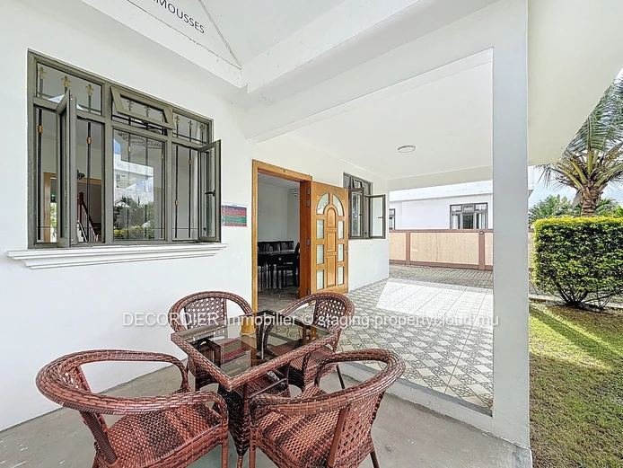 Belle villa moderne de 230 m² à Pereybere – Résidence sécurisée avec piscine (Mandat exclusif)