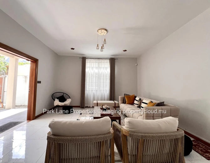 Duplex contemporain à Quatre Bornes – Calme, confort et luminosité