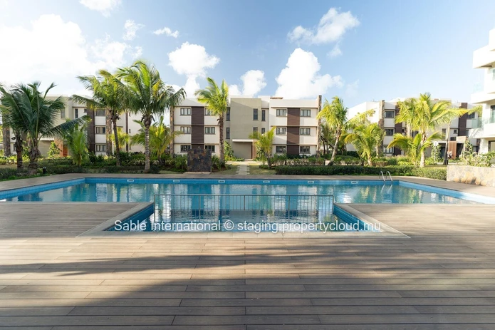 Luxurious Apartment with Private Pool & Sea Views in Pointe aux Canonniers