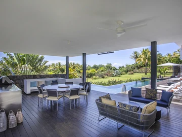 5 Bedroom Villa