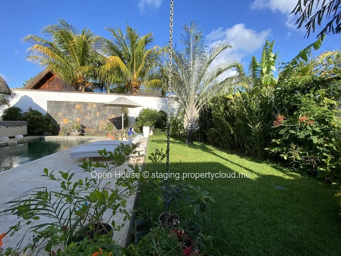 For sale - Grand Baie - beautiful 2-bedroom villa + office located in the heart of a sought-after and secure residenc...