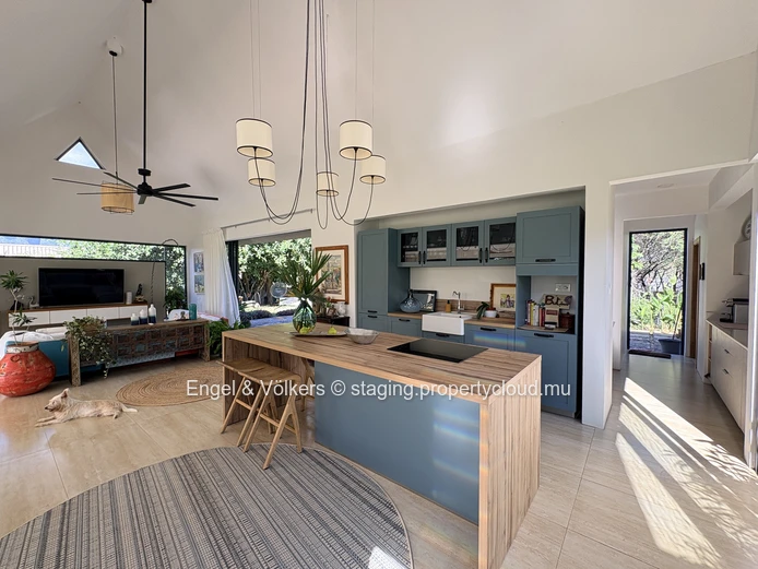 FOR RENT - Contemporary Villa in Tamarin