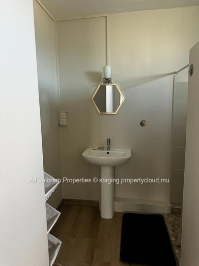 ?? Tastefully Renovated House for Rent – Cascavelle