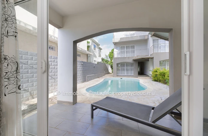 Apartment building for sale