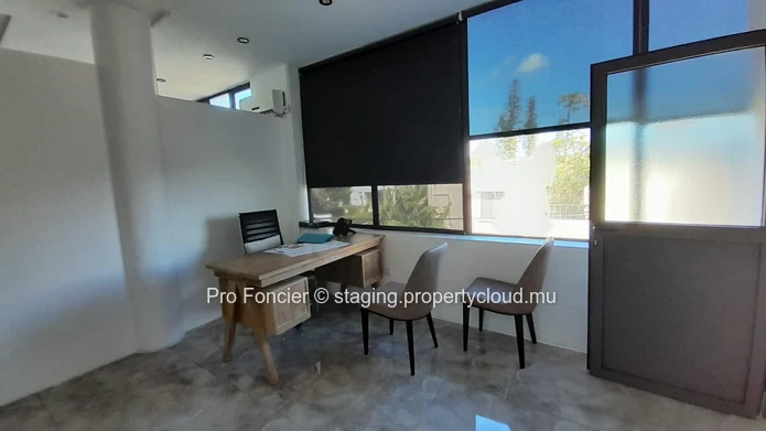 Commercial space for rent in Rose-Hill - Ideally located
