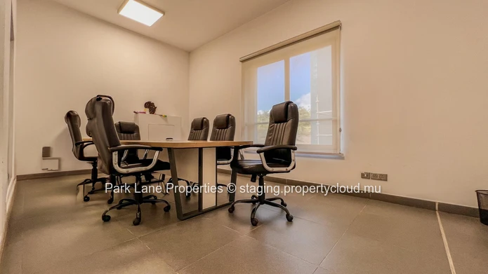 Modern office space for rent in a high-end complex in Moka