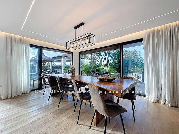 Stunning contemporary home in Calodyne, walking distance to the Sea