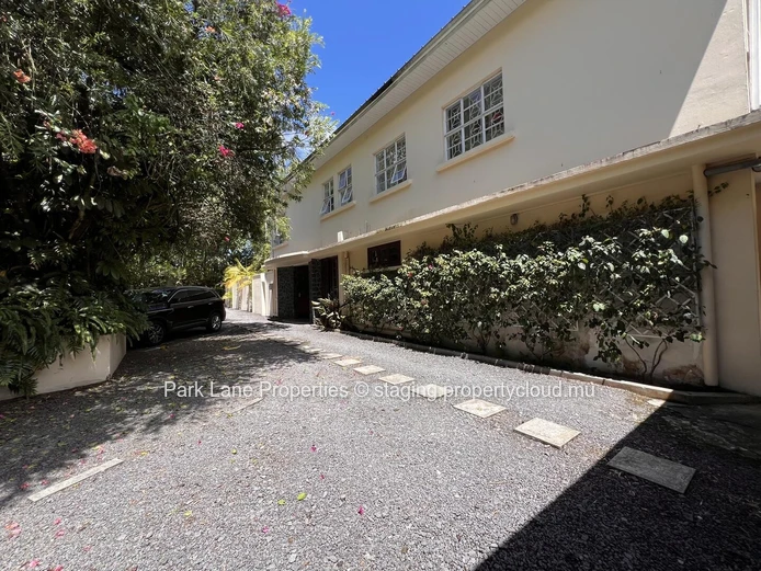 Maison elegante de 5 chambres avec vues imprenables à Floreal
