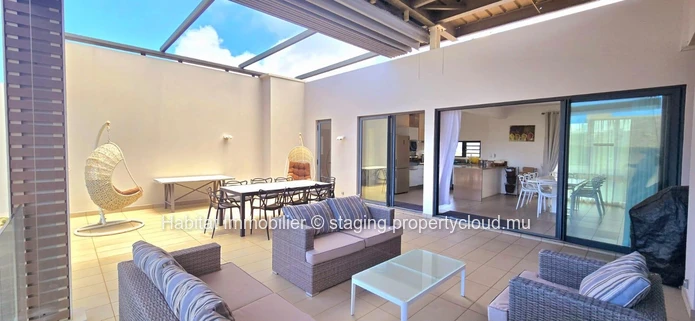 Splendide penthouse de 229 m², meublé et équipé, situé dans le domaine exclusif d'Azuri 