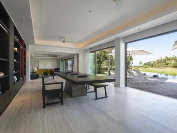 5 Bedroom Villa