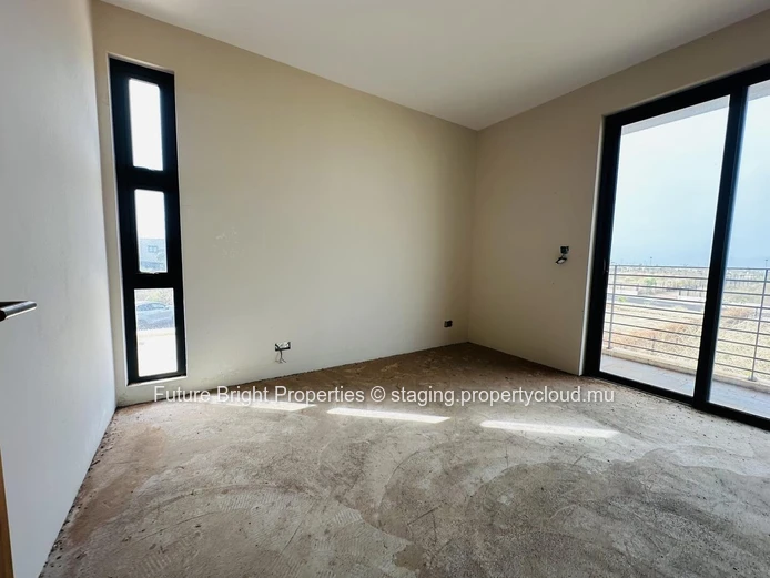 House for Sale on the West Coast (Green Creek) – Great Potential to Personalize
