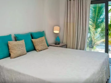 5 Bedroom Villa