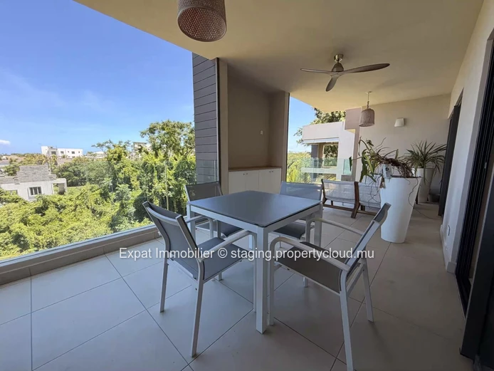 Elegant Penthouse with 3 Ensuite Bedrooms – For Sale in Péreybère