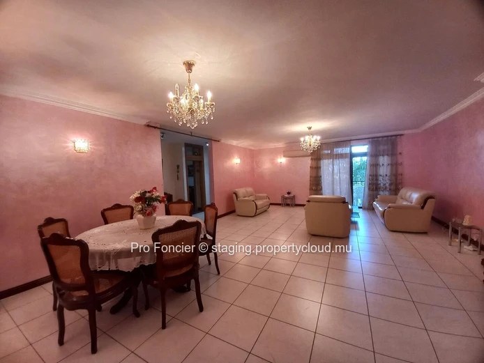 Apartment for sale in Quatre -Bornes - Spacious and comfortable.