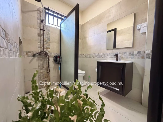1-Bedroom Studio for Rent – Grand Baie, Walking Distance to Super U