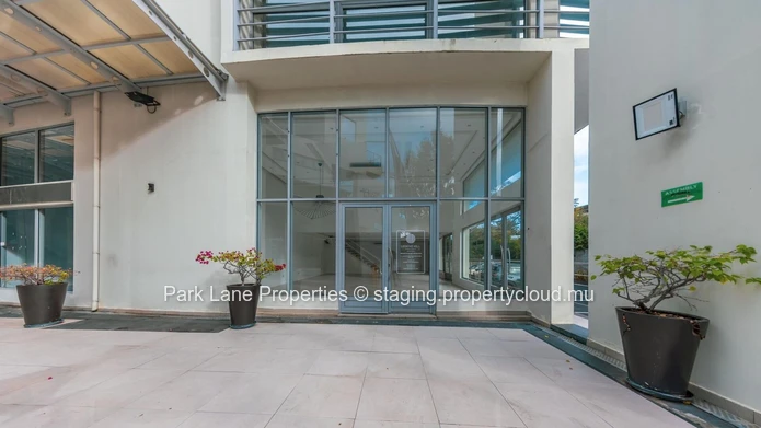 Commercial space ideally situated in the heart of Black River