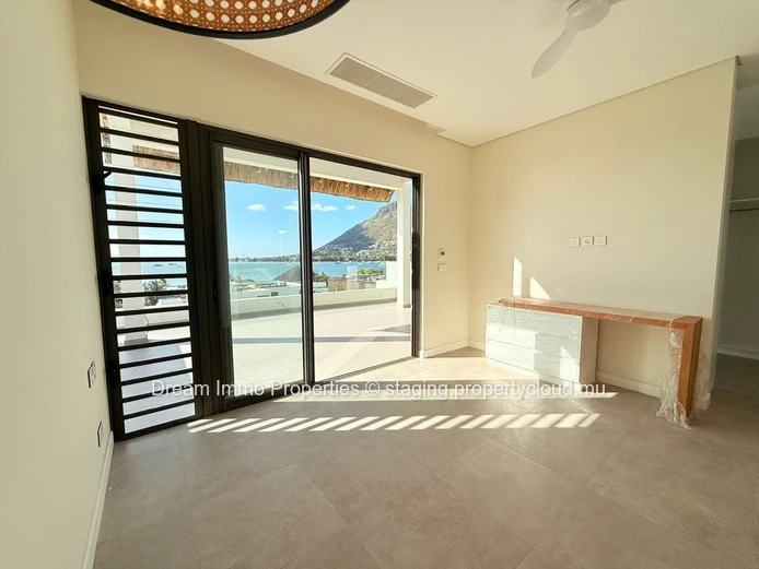 Amazing Beachfront Penthouse With Sea & Mountain View At Black River - Mauritius