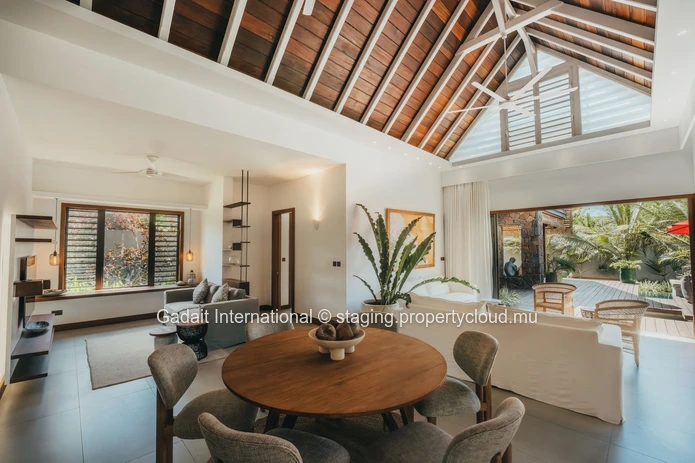Luxury 3-Bedroom Villa in Grand Baie – Refined Tropical Living in an Exclusive Estate
