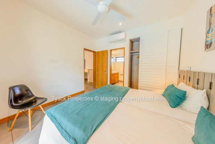 Luxury 4-Bedroom Villa with Concierge Services and Mountain Views – Rivière Noire