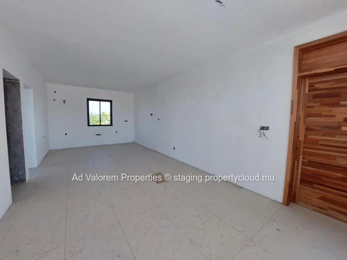 For Sale – Bright Penthouse with Panoramic Views in Grand Baie (Accessible to Foreign Buyers)