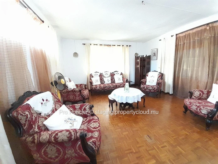 House in Quatre-Bornes - Ideal for a large family.